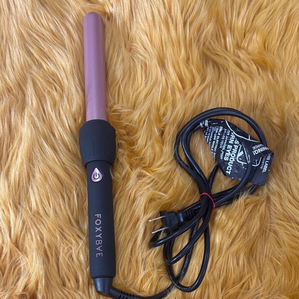 Foxybae Curling Wand in Black and Purple 1”